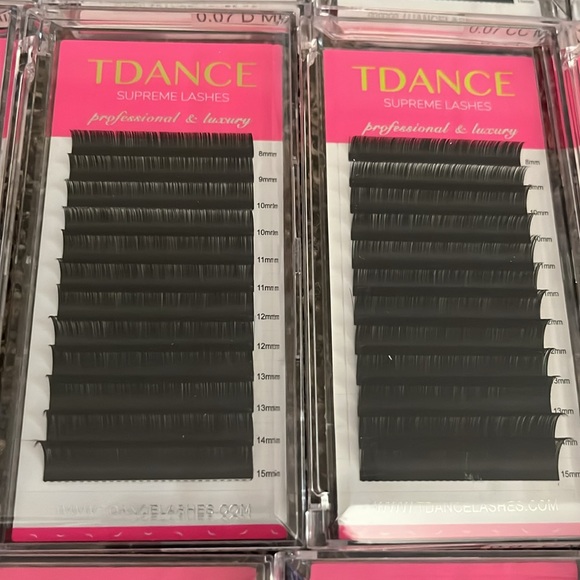 T dance eyelash extension fans 
All different measurements and styles - Picture 1 of 3